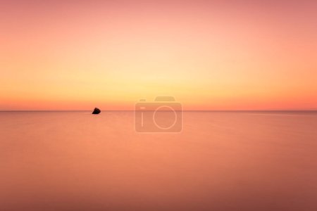 Téléchargez les photos : Belle vue sur la mer et le coucher du soleil - en image libre de droit