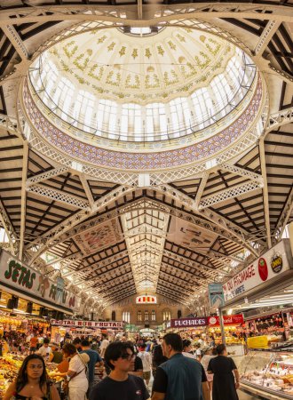 Téléchargez les photos : Vue intérieure du marché central de Valence. Juin 2022 Valence, Espagne - en image libre de droit