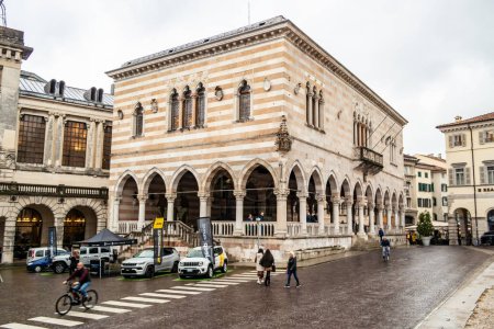 Téléchargez les photos : Vue de la Loggia del Lionello à Udine. Octobre 2023 Udine, Frioul-Vénétie Julienne - Italie - en image libre de droit