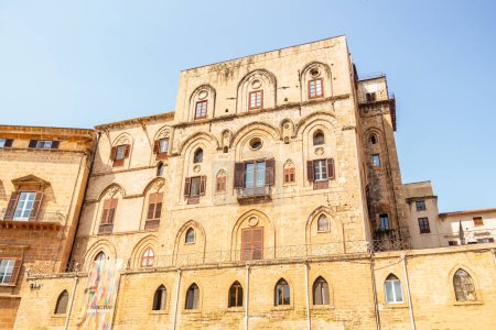 Foto de Vista del Palacio Real en Palermo.Junio 1, 2023 Palermo, Sicilia, Italia - Imagen libre de derechos