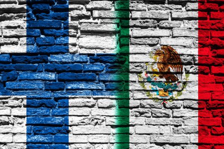 Téléchargez les photos : Arrière-plan avec drapeau de Finlande et du Mexique sur mur de briques - en image libre de droit