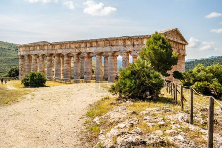 Foto de Vista del antiguo templo de Segesta, Sicilia, Italia - Imagen libre de derechos