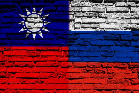 Téléchargez les photos : Arrière-plan avec drapeau de Taiwan et de Russie sur un mur de briques - en image libre de droit