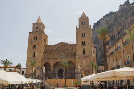 Foto de Vista de la catedral de Cefalu. 2 junio 2023 Cefalu, Sicilia, Italia - Imagen libre de derechos