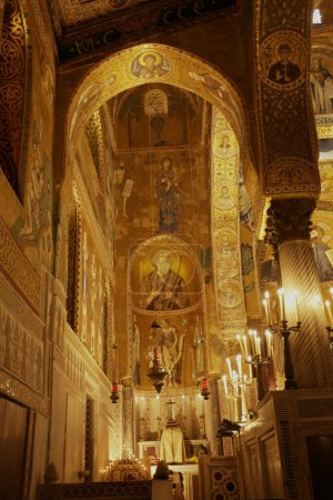 Foto de Vista interior de la Capilla Palatina de Palermo. 3 de junio de 2023 Palermo, Sicilia, Italia - Imagen libre de derechos