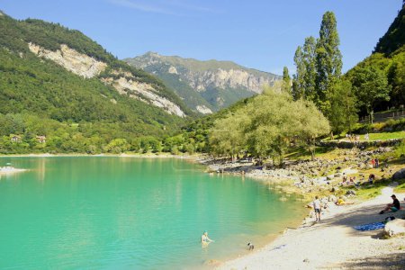 Foto de Vista del lago Tenno. 14 agosto 2023 Tenno, Trentino Alto Adige, Italia - Imagen libre de derechos