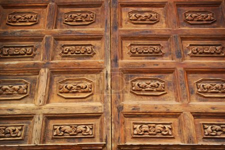 Téléchargez les photos : Détail de la porte d'entrée de la cathédrale de Cefalu, Sicile, Italie - en image libre de droit