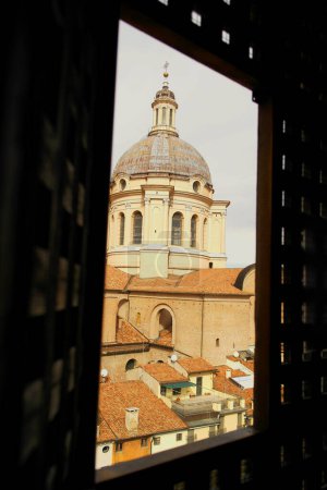 Téléchargez les photos : Vue de dessus depuis la tour de l'horloge de Mantoue, Lombardie, Italie - en image libre de droit