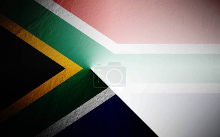 Foto de Bandera de Sudáfrica borrosa sobre fondo blanco - Imagen libre de derechos