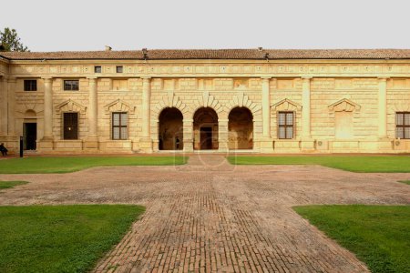 Téléchargez les photos : Vue du Palazzo Te à Mantoue. 21 octobre 2023 Mantoue, Lombardie, Italie - en image libre de droit
