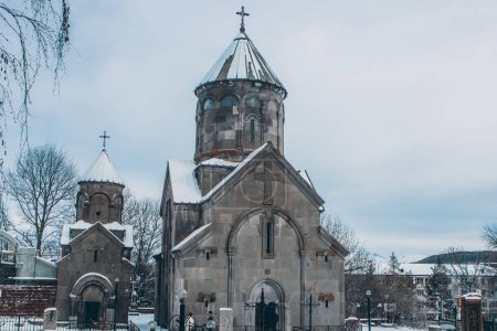 Téléchargez les photos : Monastère de Kecharis, Tsakhkadzor, complexe monastique arménien dans la province de Kotayk - en image libre de droit