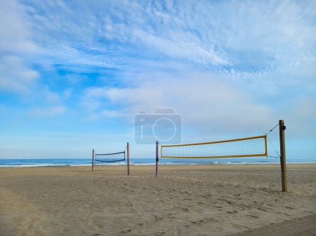 Téléchargez les photos : Matin sur les terrains de volleyball de sable de South Mission Beach, San Diego, Californie - en image libre de droit