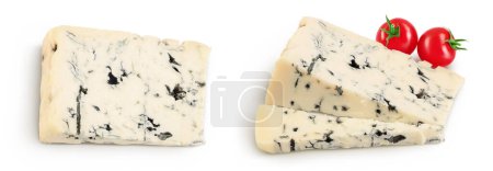 Téléchargez les photos : Blue cheese gorgonzola isolated on white background with full depth of field. Top view. Flat lay - en image libre de droit