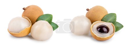 Téléchargez les photos : Fruit frais de longan avec des feuilles isolées sur fond blanc
. - en image libre de droit