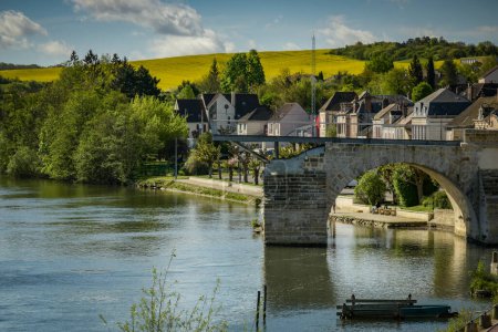 Paisaje de la ciudad de Pont sur Yonne en Francia