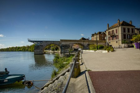 Landscape photography of the city of Pont sur Yonne in France