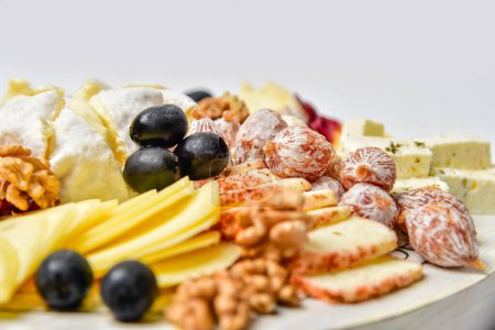 Téléchargez les photos : Appetizer assorted cheese plate set stock food photo - en image libre de droit