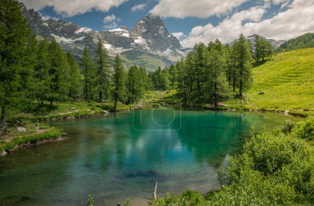 Téléchargez les photos : Le lac bleu, Cervinia Italie - en image libre de droit