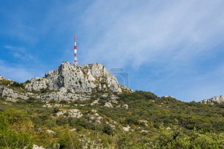 Foto de Mont Saint-Baudille transmitter from the hiking trails - Imagen libre de derechos