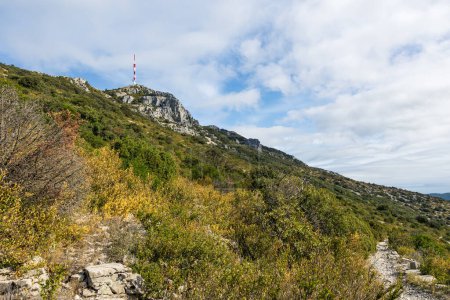 Foto de Mont Saint-Baudille transmitter from the hiking trails - Imagen libre de derechos
