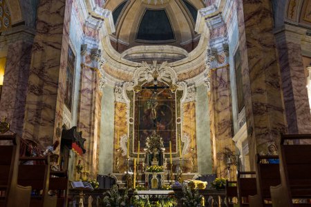 Téléchargez les photos : Intérieur baroque de l'église Saint-Michel de La Turbie - en image libre de droit