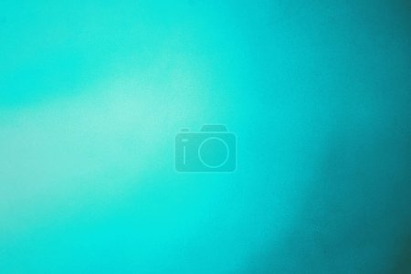 Foto de Fondo colorido abstracto con textura de grano de ruido grunge y gradiente de color vivo de verde azulado y azul - Imagen libre de derechos