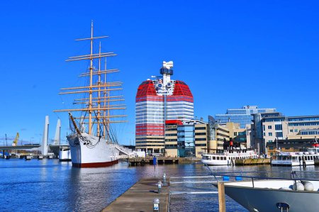 Téléchargez les photos : Quartier populaire du port de Gothenburg nommé "Lilla Bommen" en Suède. Voyage en Scandinavie..... - en image libre de droit