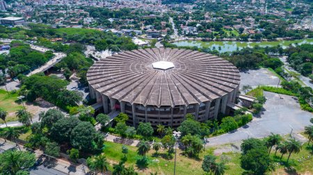 Foto de Vista aérea del estadio de fútbol Mineirao en Pampulha, Belo Horizonte, Brasil. - Imagen libre de derechos