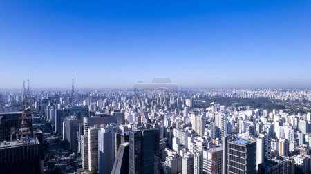 Vista aérea de la Av. Paulista en Sao Paulo, SP. Avenida principal de la capital