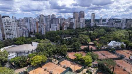 Aerial view of Avenida Brigadeiro Faria Lima, Itaim Bibi. Iconic commercial buildings in the background