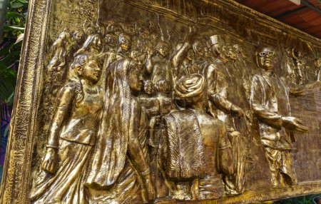 Téléchargez les photos : Mur d'or avec image historique en Inde - en image libre de droit