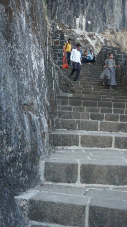 Foto de Personas en escaleras antiguas en la India - Imagen libre de derechos