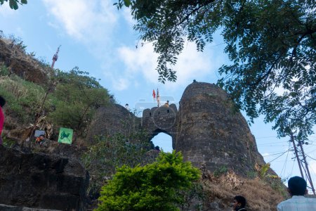 Foto de Pune, Maharashtra India - 10 de diciembre de 2023: Pune Darwaja en Sinhagad fort (Kondhana Killa) cerca de Pune - Imagen libre de derechos