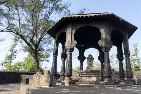 Foto de Sinhagad es una antigua fortaleza situada a unos 49 km al suroeste de la ciudad de Pune, India. - Imagen libre de derechos