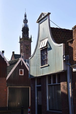 Foto de Broek en Waterland, Países Bajos. Febrero de 2023. Fachadas históricas en Broek en Waterland. Foto de alta calidad - Imagen libre de derechos