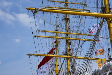 Foto de Den Helder, Países Bajos. 30 de junio de 2023. Alto barco Bima Suci de Indonesia en el puerto de Den Helder. Foto de alta calidad - Imagen libre de derechos