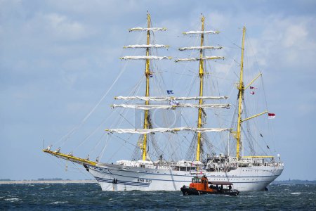 Foto de Den Helder, Países Bajos. 2 de julio de 2023. El barco indonesio Bima Suci durante la navegación en Den Helder. Foto de alta calidad - Imagen libre de derechos