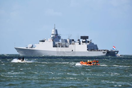 Téléchargez les photos : Den Helder, Pays-Bas. 30 juin 2023. Un navire de guerre de la marine néerlandaise pendant les jours de la marine. Photo de haute qualité - en image libre de droit