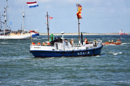 Foto de Den Helder, Países Bajos. 2 de julio de 2023. Una búsqueda una acción de rescate en el Marsdiep cerca de Den Helder. Foto de alta calidad - Imagen libre de derechos