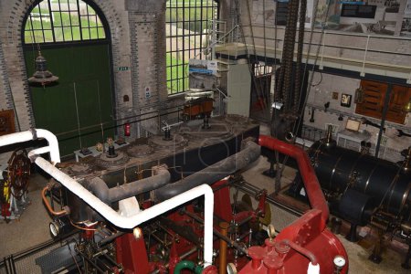 Medemblik, Países Bajos. 28 de febrero de 2024. Elementos y detalles de una vieja máquina de vapor. Foto de alta calidad