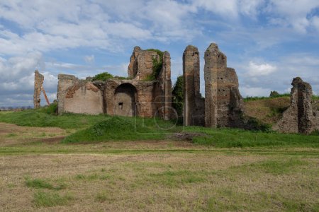 Villa dei Sette Bassi est une vaste zone archéologique entre via Tuscolana et via di Capannelle, dans le parc archéologique Appia Antica, Rome, Italie