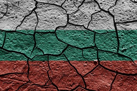 Foto de Bulgaria flag on a mud texture of dry crack on the ground - Imagen libre de derechos