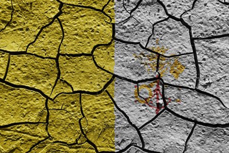 Téléchargez les photos : Vatican City flag on a mud texture of dry crack on the ground - en image libre de droit