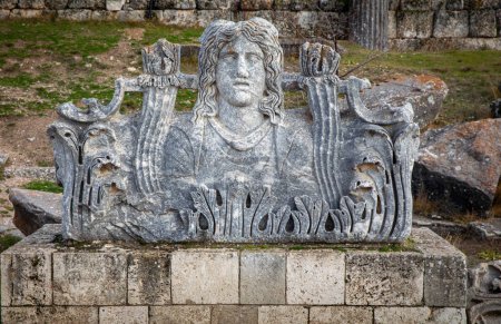 Foto de La antigua ciudad de Aizanoi y Templo de Zeus en avdarhisar - Imagen libre de derechos