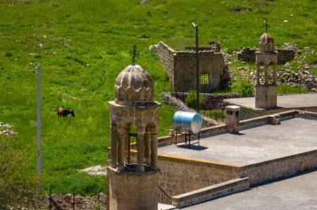 Téléchargez les photos : Vue sur le village abandonné de Killit, près de la ville de Savur, dans le sud-est de la Turquie. Le village était autrefois habité par des chrétiens orthodoxes syriens. - en image libre de droit