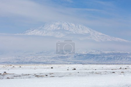 Ararat "Agri" Montagne 5.137 mètres, Ciel bleu (Montagne volcanique)