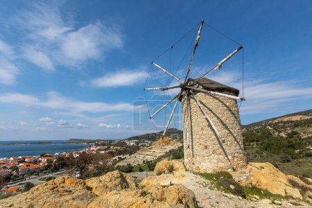 Foa ist eine Stadt und Windmühle an der Ägäisküste in der türkischen Provinz Izmir.