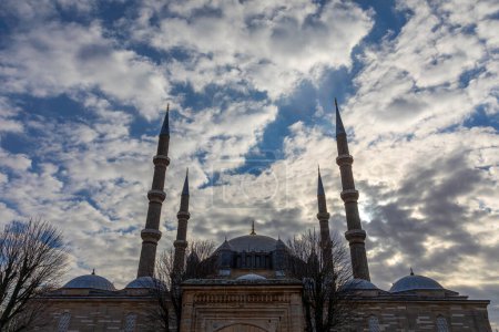 Vista exterior de la mezquita Selimiye en la ciudad de Edirne de Turquía. Edirne era la capital del Imperio Otomano.