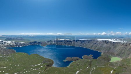 Nemrut-See ist der zweitgrößte Kratersee der Welt und der größte in der Türkei.