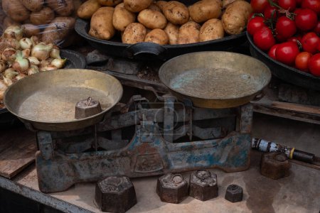 Foto de Antigua escala en el mercado alimentario de los agricultores , - Imagen libre de derechos